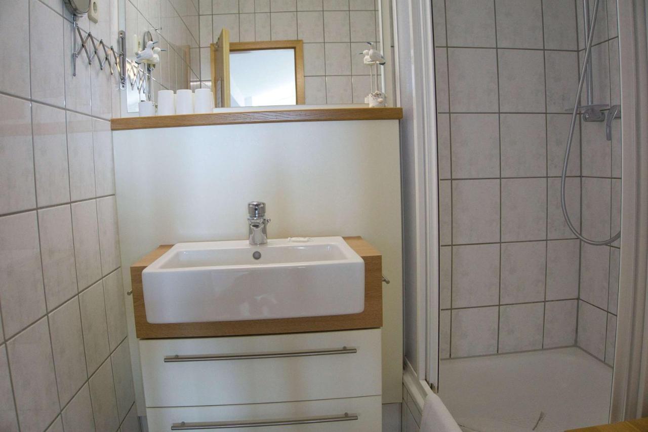 Fewo Mit Meerblick, Gratis Nutzung Vom Ahoi Erlebnisbad Und Sauna In Sellin - Haus Blick Zur See Fewo 11 Goehren  Esterno foto
