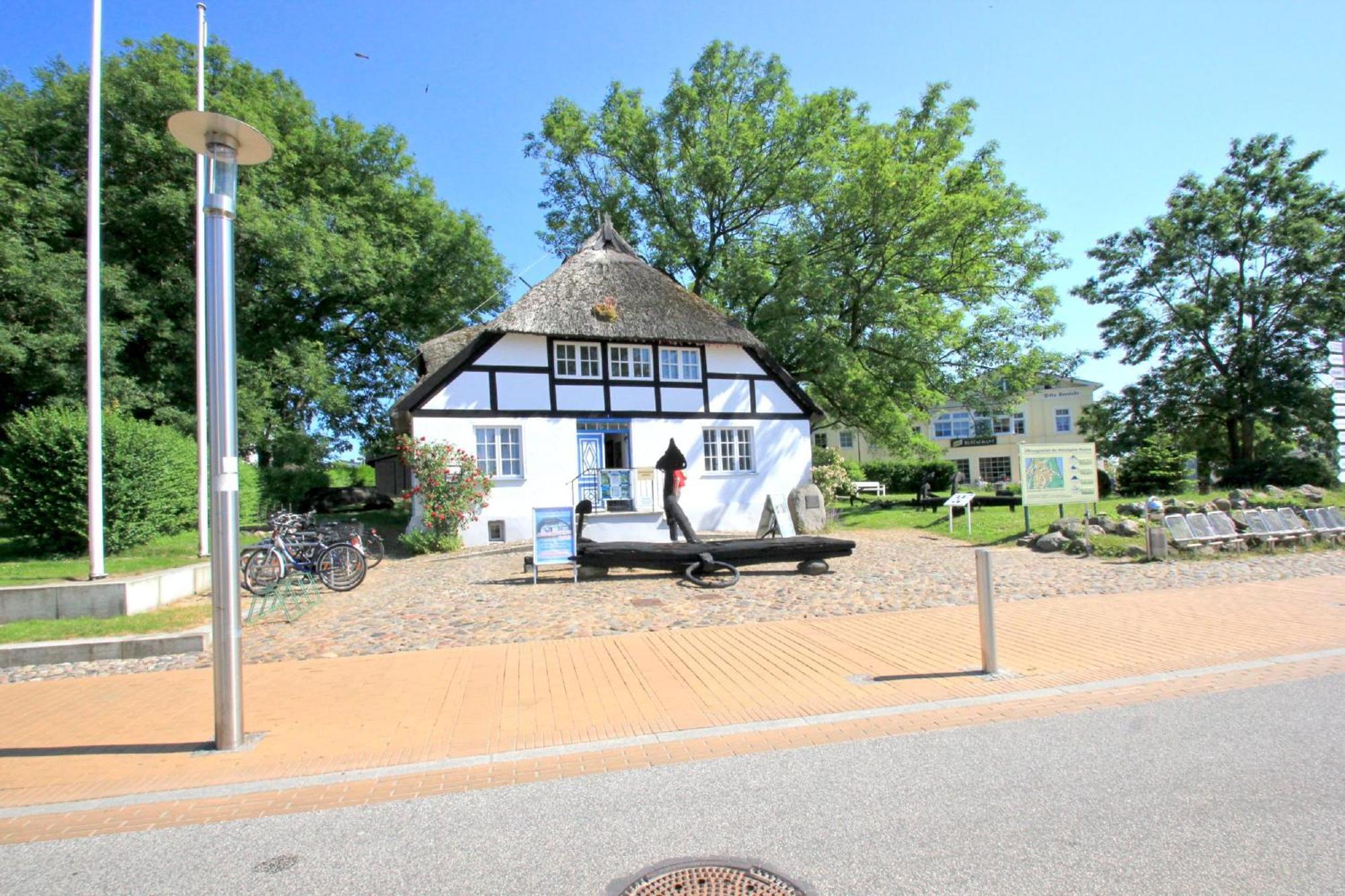 Fewo Mit Meerblick, Gratis Nutzung Vom Ahoi Erlebnisbad Und Sauna In Sellin - Haus Blick Zur See Fewo 11 Goehren  Esterno foto